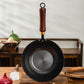 🔥 50% Rabatt! 🔥 Authentisches Wok-Erlebnis wie beim Profi! – Handgefertigter, gehämmerter Gusseisen-Wok ohne Beschichtung – mit Deckel für vielseitiges Kochen – speichert Hitze optimal & wird mit der Zeit immer besser 🍳