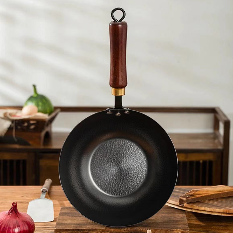 🔥 50% Rabatt! 🔥 Authentisches Wok-Erlebnis wie beim Profi! – Handgefertigter, gehämmerter Gusseisen-Wok ohne Beschichtung – mit Deckel für vielseitiges Kochen – speichert Hitze optimal & wird mit der Zeit immer besser 🍳