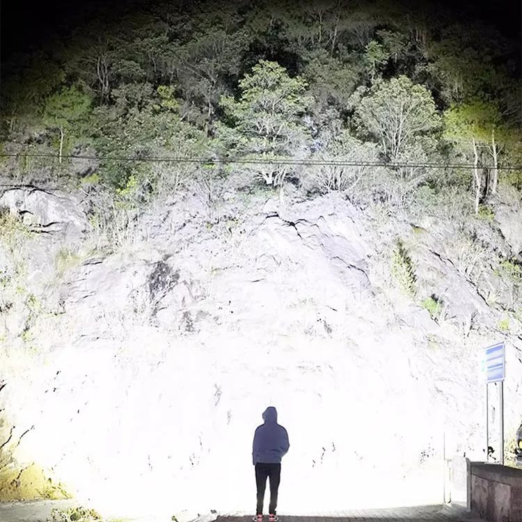 ⚡ Superhelle Zoom-Taschenlampe – superstark, fokussierbar & robust 🔦